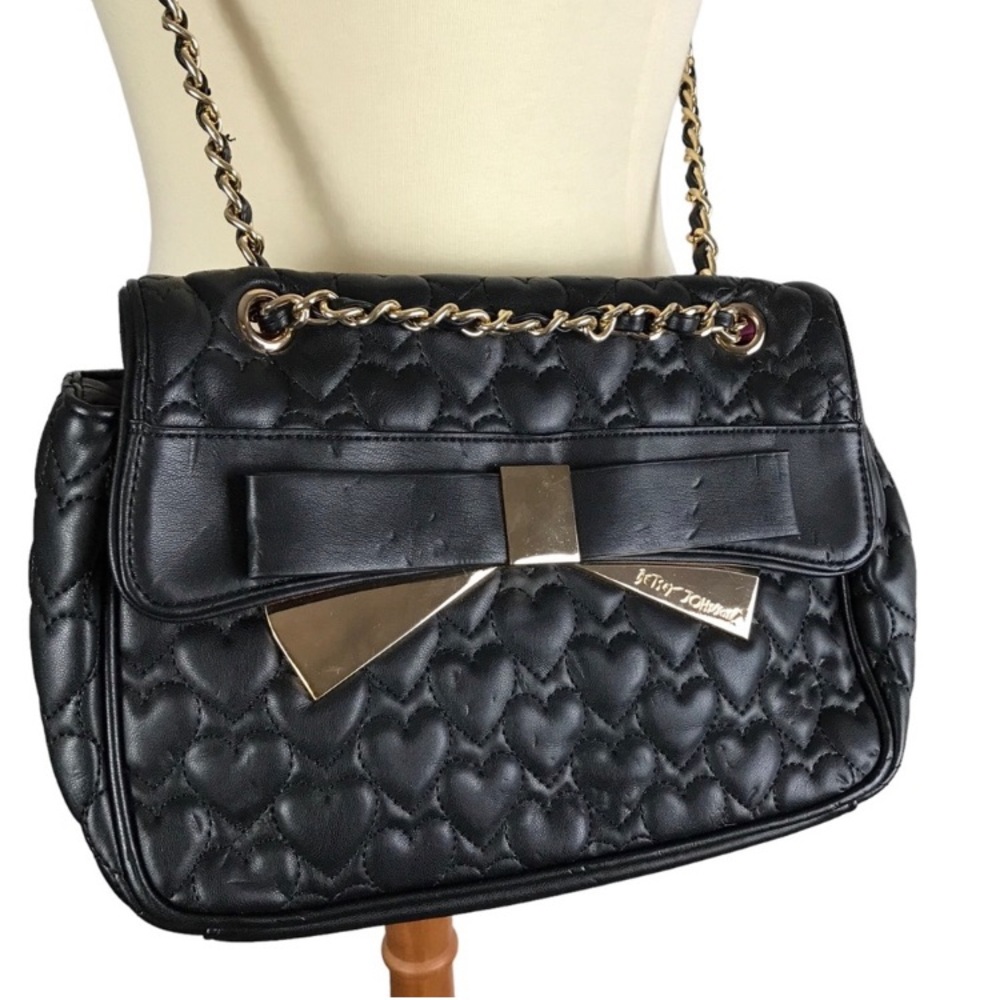 Betsy Johnson ⭐️ Black Bow Heart Quilted Chain Crossbody Purse Bag